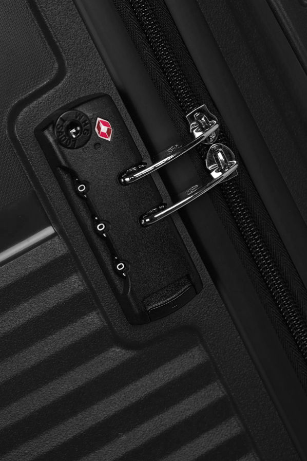 Mala de Viagem Média 68cm 4 Rodas Preta - AT Zakk | American Tourister